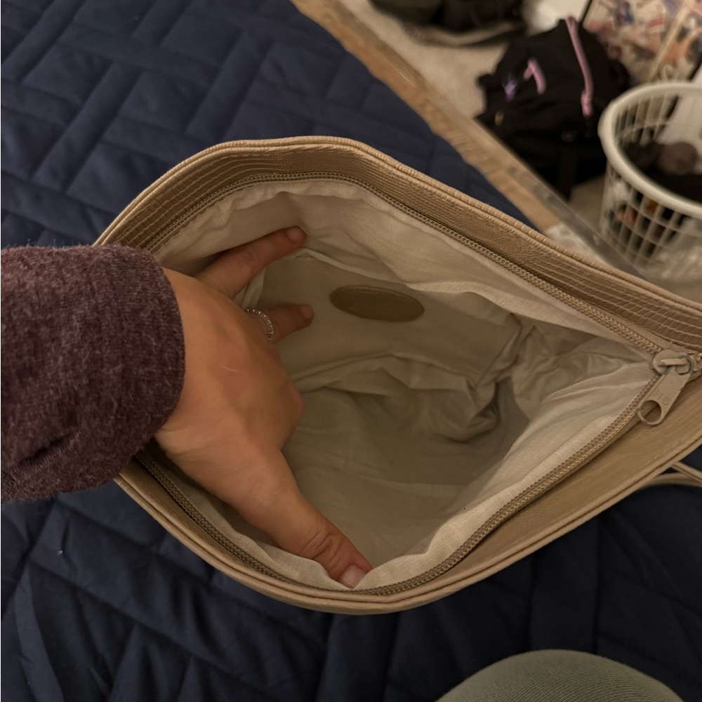 Elegant Tan Clutch Bag - Picture 5 of 8